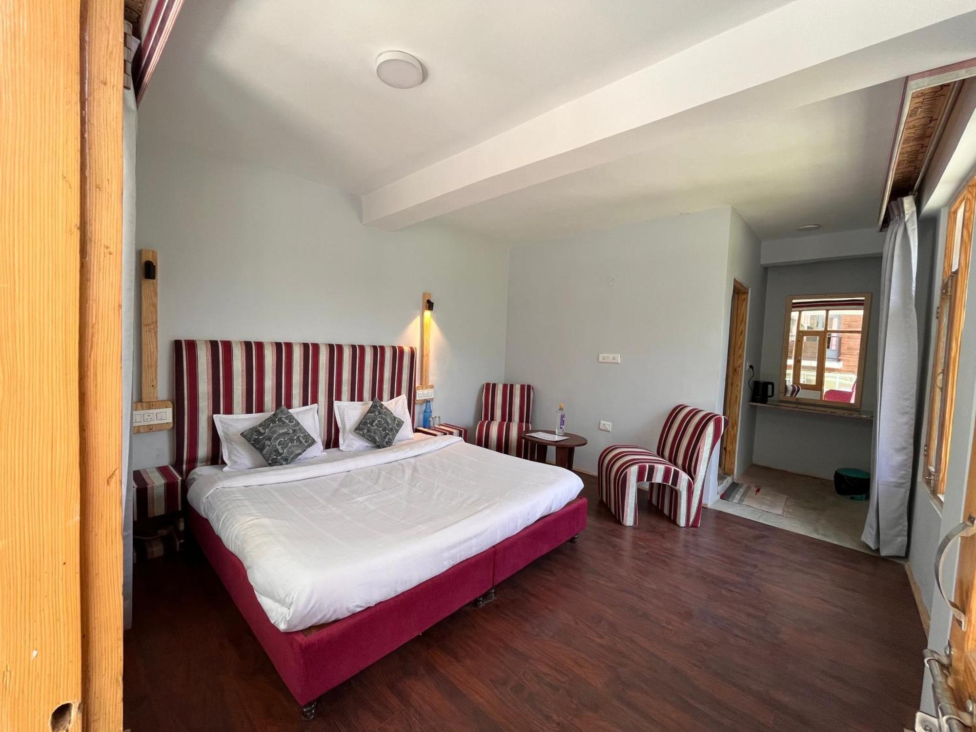Hotel English Rose, #Personal Parking, #Petfriendly, #Garden, #Bonfire Under The Stars Manāli Exterior foto